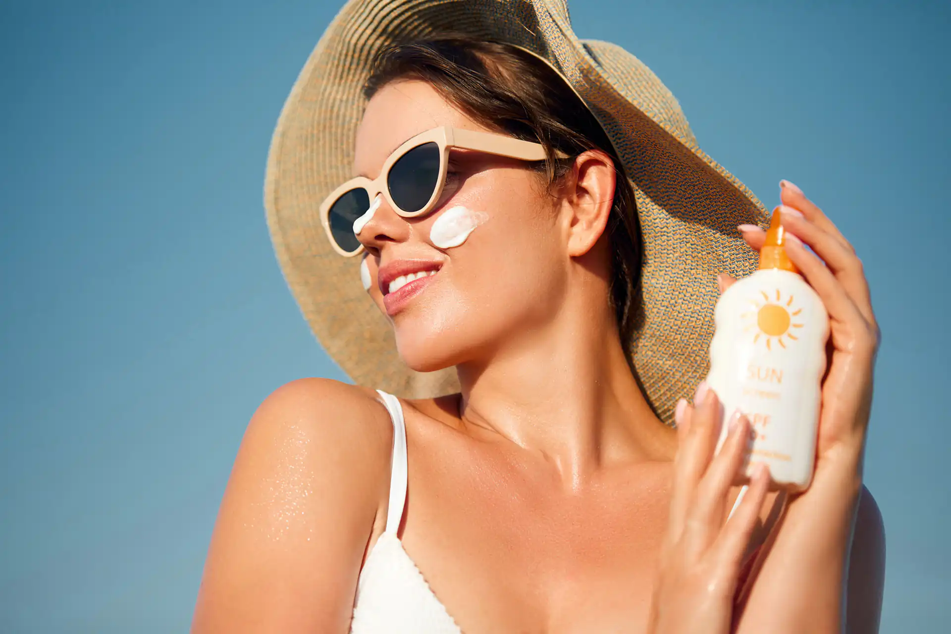 Zonnespray voor over je make-up | Schoonheidssalon Astrid Vervoort